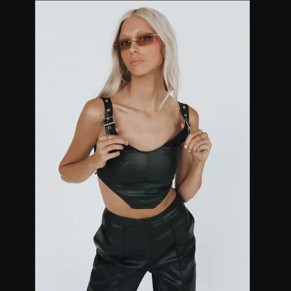 Princess Polly Travis Black Faux Leather Cropped Corset Top 2 - Picture 4 of 13